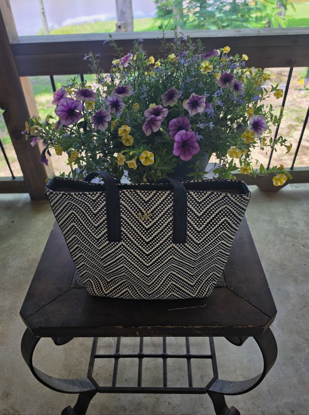 NWOT MICHAEL KORS junie Chevron
